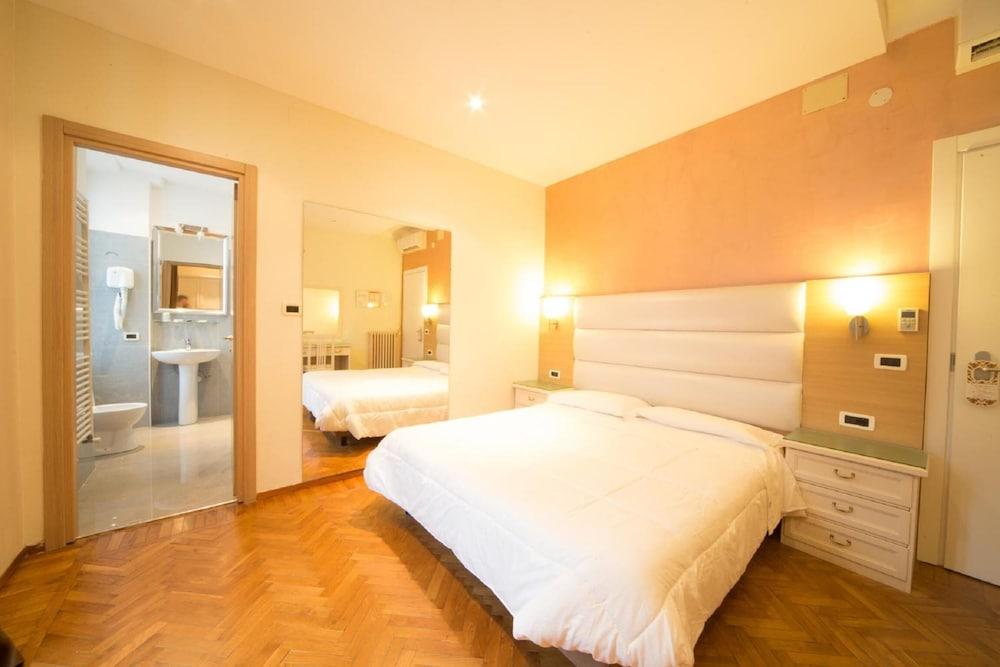 Hotel Globo Suite Sanremo Exterior foto